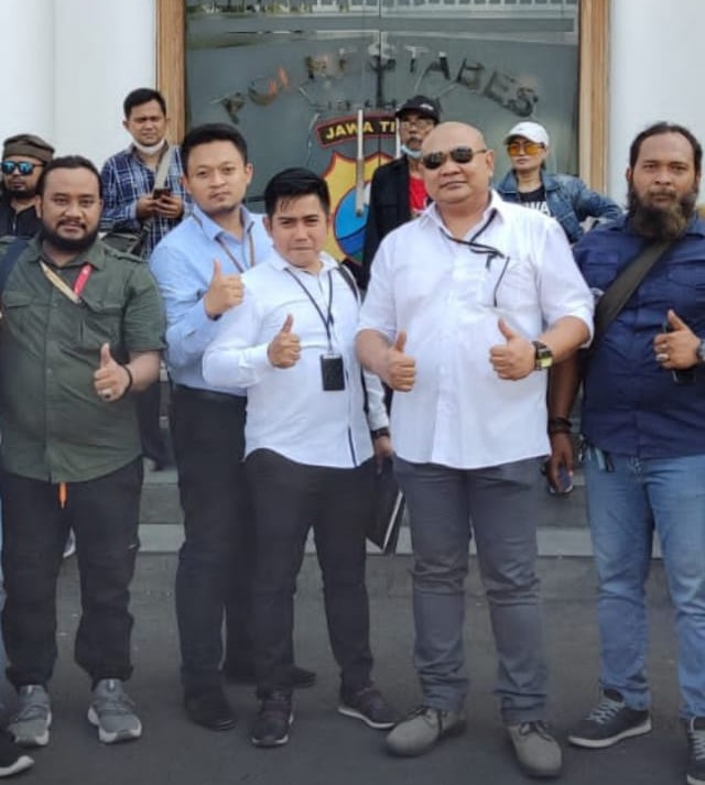 Foto: Wartawan Ade dan Kuasa Hukumnya (dok.istimewa)