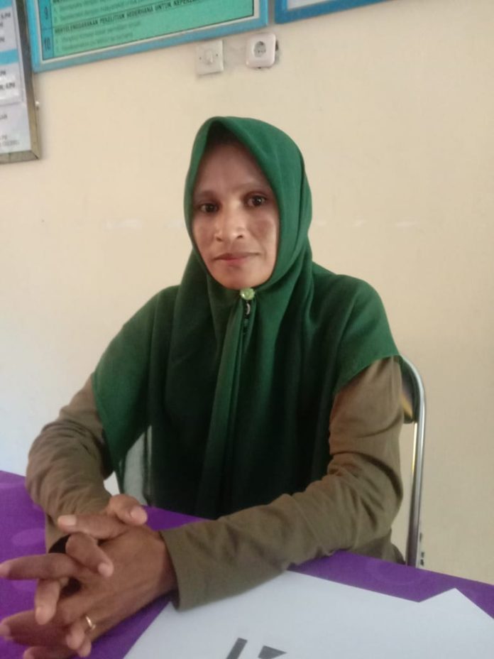 Kepala Sekolah Luar Biasa (SLB) Negeri Labuha Marsumi S.pd, foto: (Muksin/suararakyat.net)