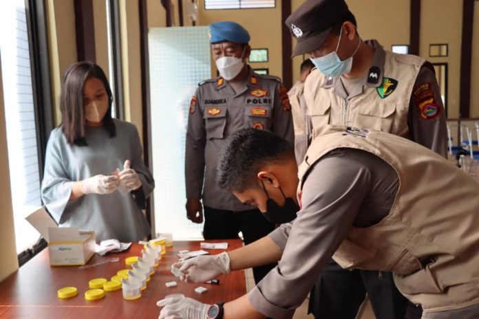 Kapolres Lombok Utara Tes Urine Secara Acak, foto: (dok.istimewa)