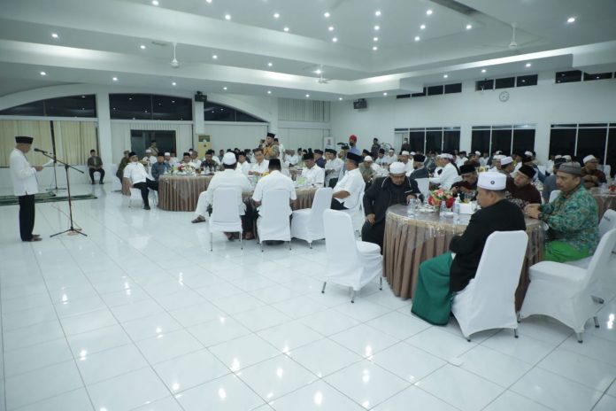 Keterangan foto: Pidato Bupati Asahan saat acara buka puasa sambut Idul Adha (dok.istimewa)