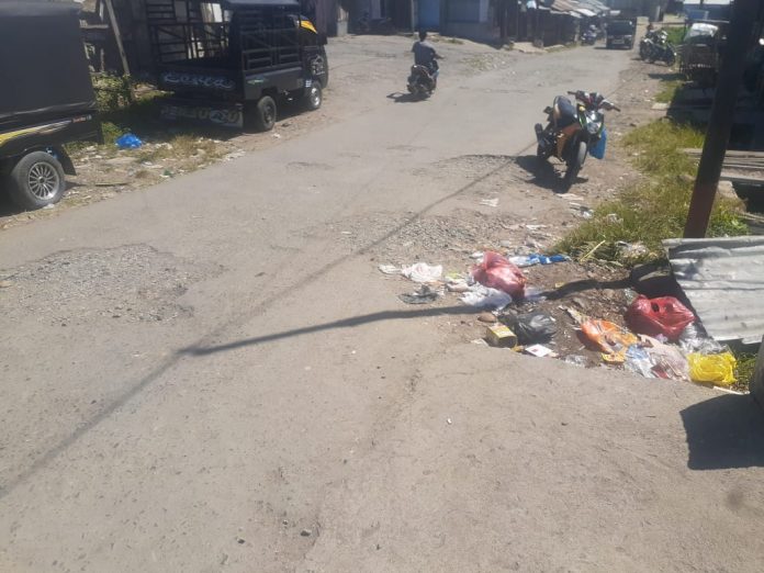 Pasar Lembor Pemandangan Kumuh