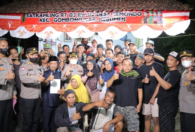 Kemeriahan di Pos Ronda di Desa Semondo Kecamatan Gombong setelah di tetapkan sebagai Juara 1 (dok.istimewa)