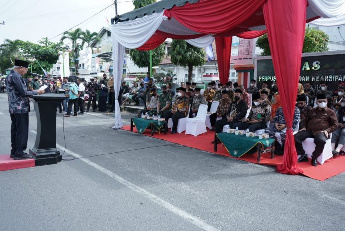 Bupati Asahan H.Surya B,Sc saat menyampaikan pidato arahannya kepada Camat se Kabupaten Asahan (dok.istimewa)