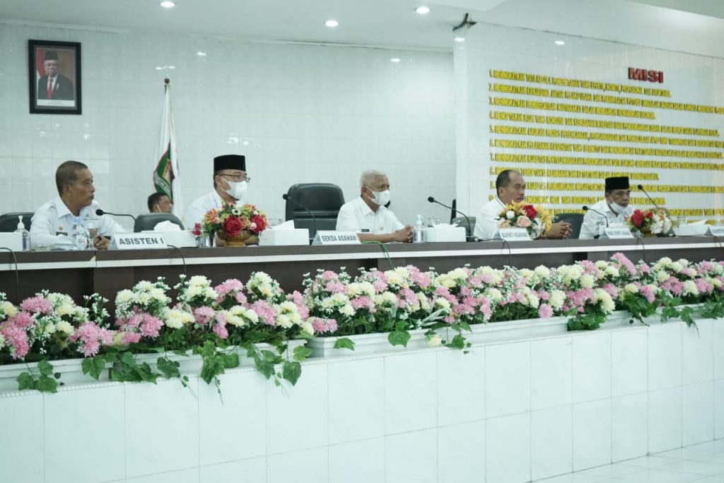 Keterangan foto : Bupati Asahan saat memberikan sambutan dan arahan kepada peserta Jamnas