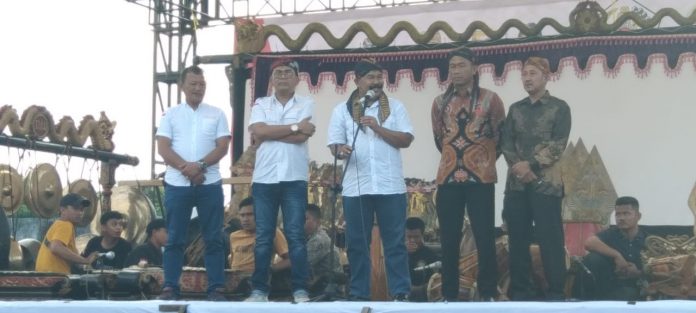 Sekretaris DPP Pujakesuma Brigjen TNI ( Pur ) Dr. Ahwan Ismadi S.PdI, SH,MH,LLM saat menyampaikan pidato arahannya ( dok/Joko )