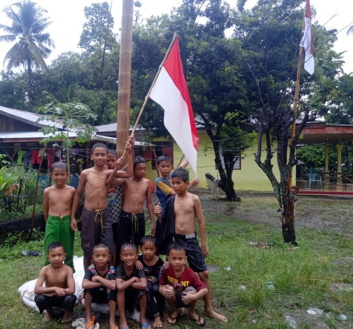 Panjat Pinang