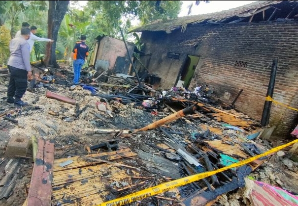 Penampakan Rumah Sisa yang Terbakar