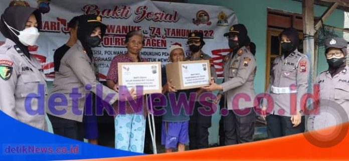 Kondisi salah satu keluarga yang mengalami gangguan jiwa di Dukuh Sentonorejo Desa Puro Kecamatan Karangmalang Sragen memantik empati Kapolres Sragen AKBP Piter Yanottama untuk memberikan bantuan sosial melalui Polwan