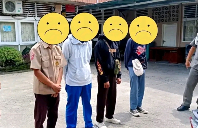 Empat Pelajar yang di amankan Satpol PP Kota Padang