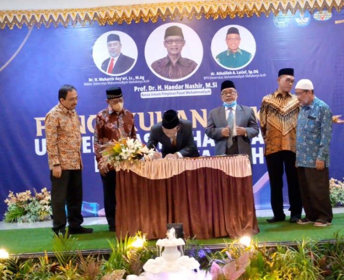 Pengukuhan Rektor UMMAH Aceh