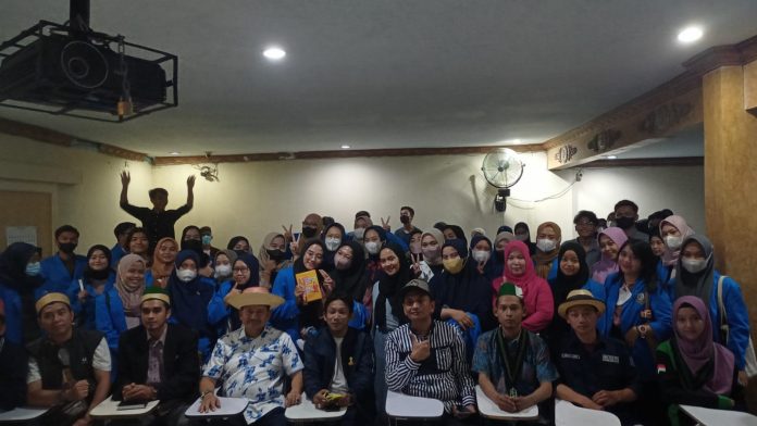 Foto bersama saat seminar Nasional di Gedung Aula Kampus STIE - PPI Citra Raya Tanggerang (dok.Istimewa)