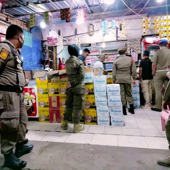 Minuman Beralkohol Diamankan Satpol PP Padang