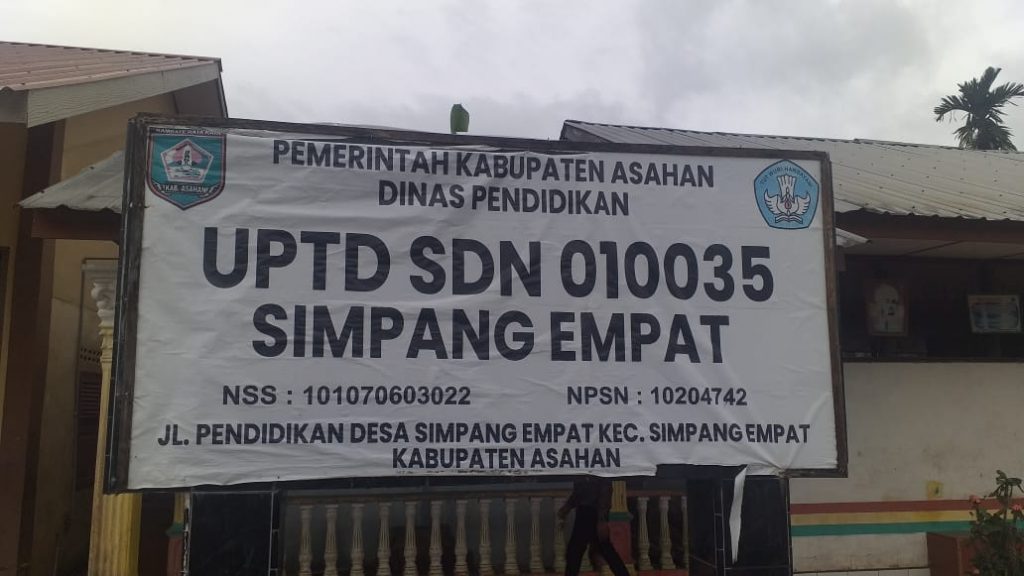 Keterangan foto : Plank Sekolah Dasar Negeri 010035 Simpang Empat Kabupaten Asahan ( foto/Joko )