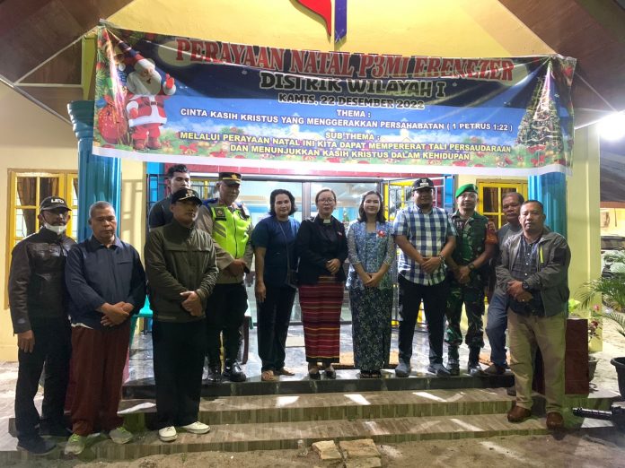 Camat Kota Kisaran Timur Syaiful Pasaribu bersama unsur Forkopimcam kunjungi Gereja GMI Ebenejer Lingk V Kelurahan Karang Anyer Kisaran Timur. ( foto/Joko )