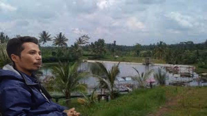Sekretaris Desa (Sekdes) Aik Bukak, Amrullah