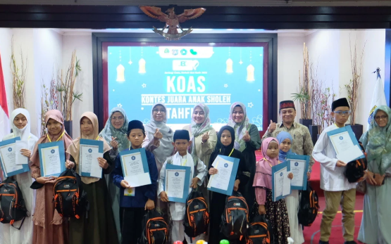 Wakil Ketua TP-PKK Provinsi Jabar Meningkatkan Semangat Beragama Melalui Kehadirannya di Lomba KOAS dan Nyantri