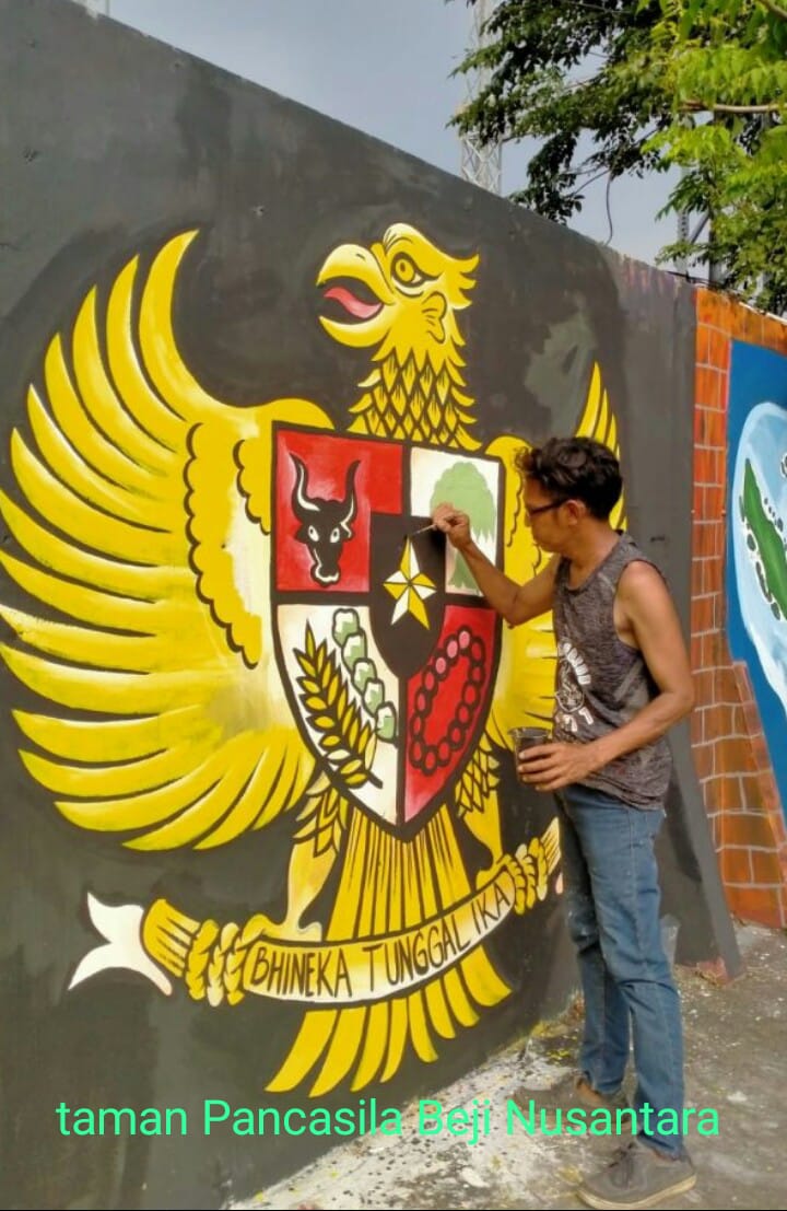 Seniman Terpadu STER Depok dan CLASSICTIES Meriahkan Awal Ramadhan 1444H dengan Berbagi Takjil di Taman Pancasila Beji - Nusantara Raya Depok