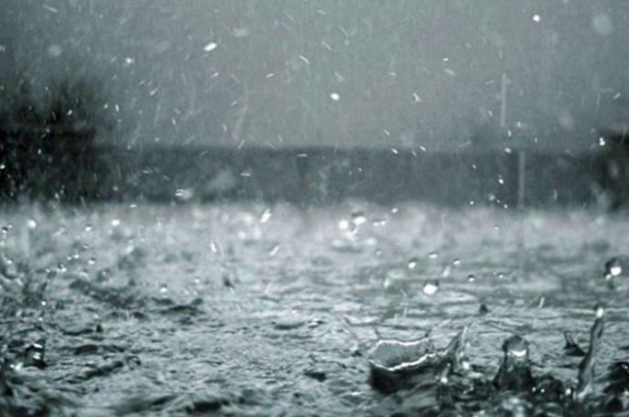Banjir Parah di Jalan Gatsu Arah Cawang Membuat Lalu Lintas Macet Parah
