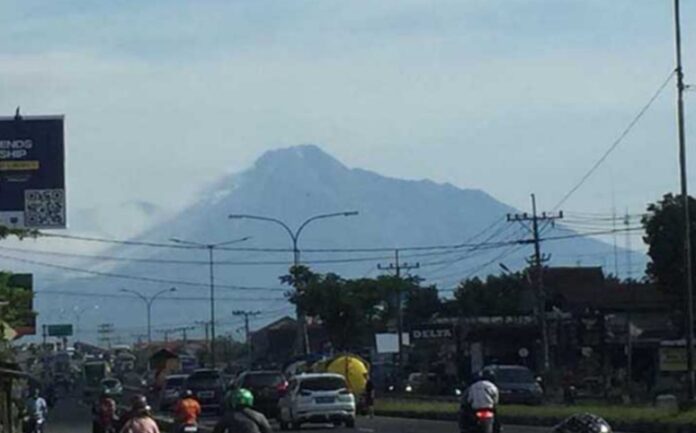 Fenomena Abu Merapi: Tidak Ada Turun di Jogja, Malah Menyebar ke Magelang dan Wonosobo