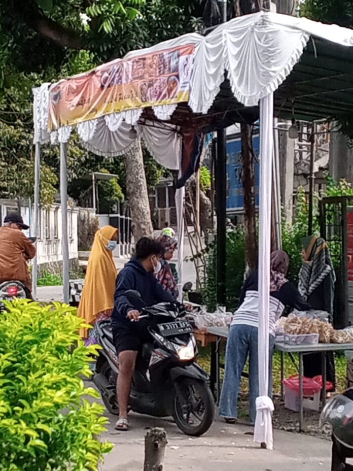 Kolaborasi antara LPM Cilodong dan Tiga Pilar dalam Bazar Ramadhan