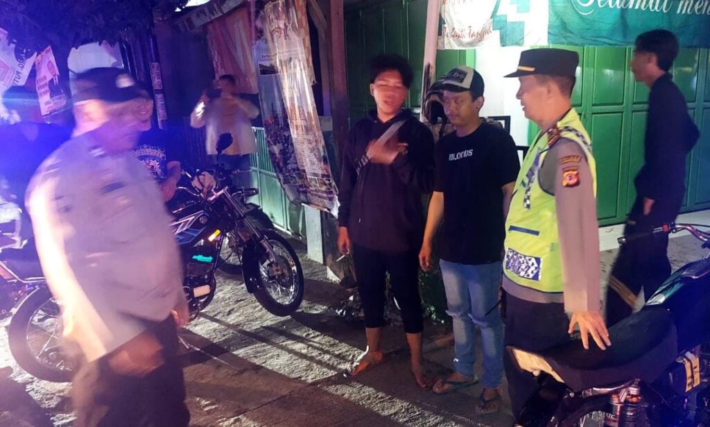 Patroli Rutin Polsek Jatiluhur Selama Bulan Suci Ramadhan untuk Mengantisipasi Kerawanan Kamtibmas