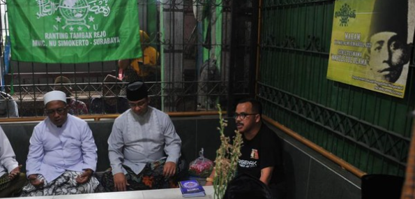 Berziarah, Anies Baswedan Berikan Penghormatan Kepada KH Mas Alwi Sang Pendiri NU
