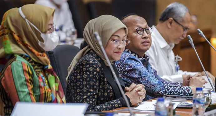 Kemenaker Dorong Kesepakatan Pengusaha dan Pekerja untuk Pelaksanaan Permenaker 5/2023