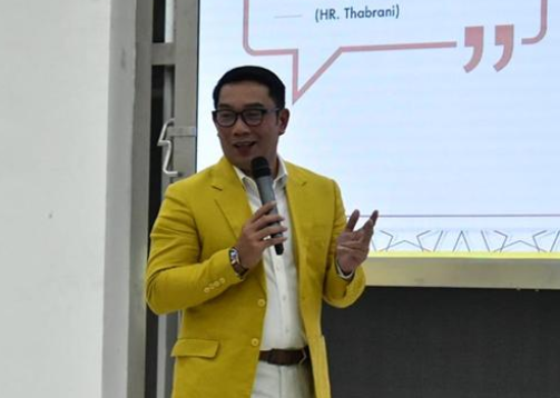 Guru SMK Telkom Sekar Kemuning Cirebon Diberhentikan Karena Kritik Gubernur di Instagram