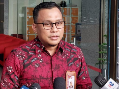 KPK Jerat Mantan Dirut TransJakarta dan Lima Orang Lain Sebagai Tersangka Korupsi Bansos Beras Kemensos