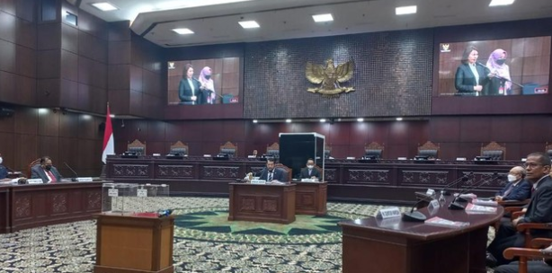 Pemilihan Ketua dan Wakil Ketua Mahkamah Konstitusi Melalui Pemungutan Suara setelah Musyawarah Gagal
