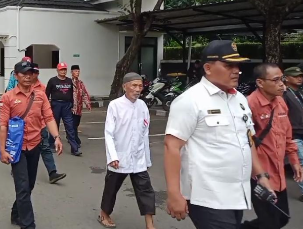 Kemenko Polhukam Turun Tangan Bantu Warga Kampung Bojong-Bojong Malaka dalam Pencabutan Sertifikat Lahan UIII yang Diduga Bodong