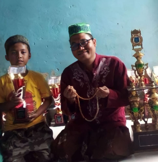 Desa Sebagin Berduka, Guru Fenomenal yang Penuh Kesederhanaan Berpulang