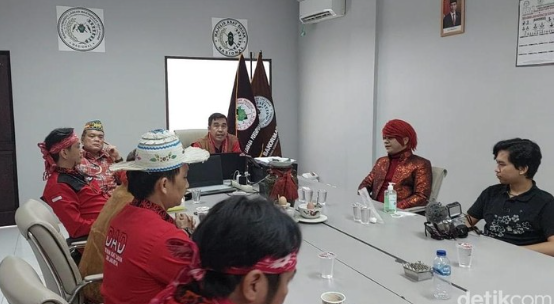 Sanksi Adat Dayak