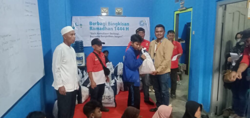 YBM PLN dan DPC PWRI Purwakarta Salurkan Bantuan untuk Anak Yatim di Bulan Suci Ramadhan