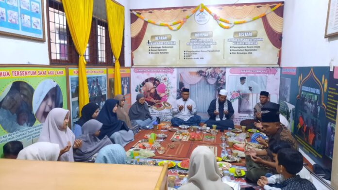 Keluarga Besar KUA Lhoksukon Gelar Do'a dan Buka Puasa Bersama