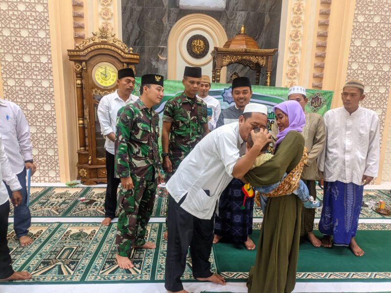 Bulan Suci Ramadhan: Kepala Desa Kedung dan Pemuda AL-Hijrah Berikan Santunan untuk Anak Yatim Piatu